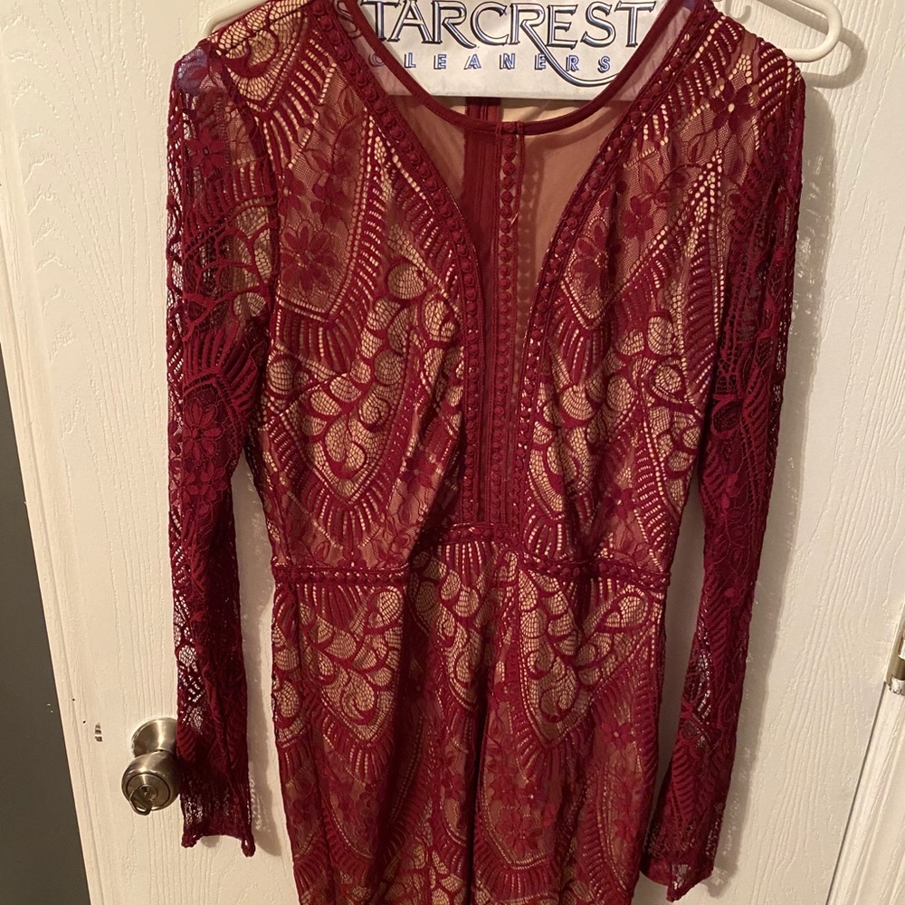 Lulus maroon lace overlay long sleeve dress